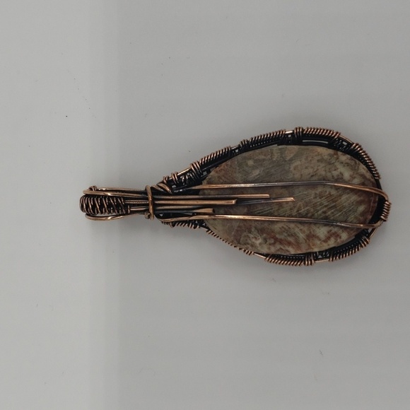 741- Natural Stone Pendant Necklace Wire Wrapped Handmade NWT - Picture 3 of 5